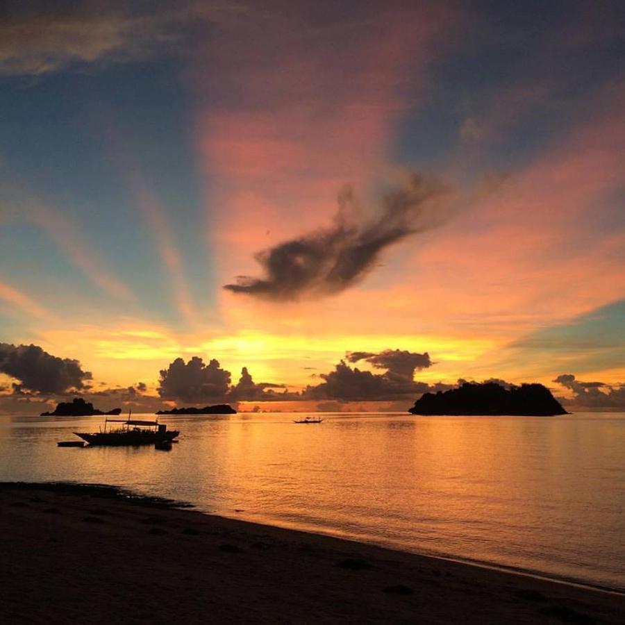 Se San Beach Resort-Isla De Gigantes Carles Екстер'єр фото