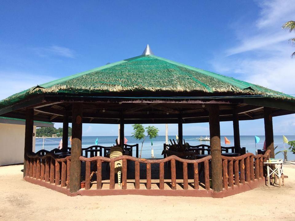 Se San Beach Resort-Isla De Gigantes Carles Екстер'єр фото