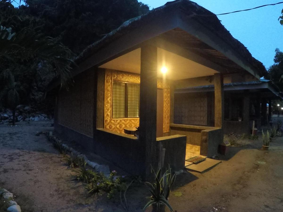 Se San Beach Resort-Isla De Gigantes Carles Екстер'єр фото